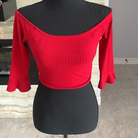 Women’s Forever 21 Red Off Shoulder Top. Size S (293) - Picture 1 of 11